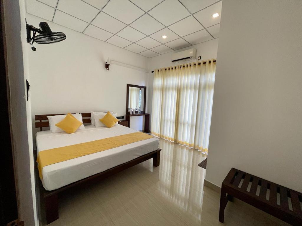 Theon Resort Anurâdhapura Extérieur photo