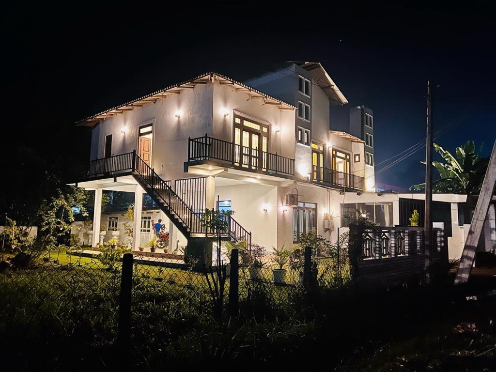 Theon Resort Anurâdhapura Extérieur photo