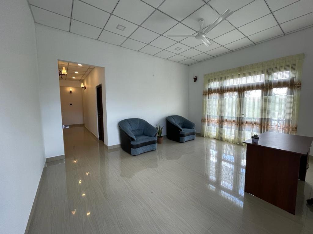 Theon Resort Anurâdhapura Extérieur photo